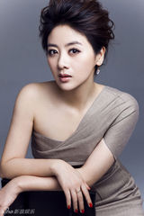 组图：小李琳最新写真曝光 演绎漂亮女人养成记 