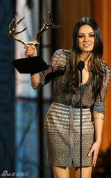 高清组图：安妮斯顿约翰逊迪亚兹捧场男士选择奖