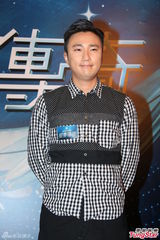 组图：崔建邦爱女生 梁烈唯筹备婚礼不直播