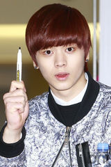 组图：韩团BTOB潮范儿亮相新专辑粉丝签名会