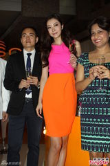 组图：熊黛林明艳短裙春光满面否认新恋情