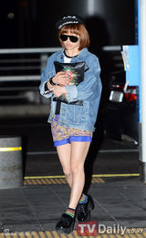 组图：《音乐中心》登泰国 SHINee闪耀2NE1酷帅