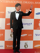 组图：首尔电视剧大赏红毯 佘诗曼于小彤亮相