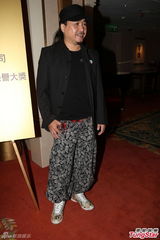 组图：钟景辉热爱演艺不退休 古明华获万元金牌