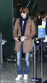 组图：SHINeeBEAST等赴巴黎参加《音乐银行》公演