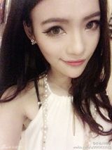 组图：微博女神美艳私照靠PS 网友幻灭大呼坑爹