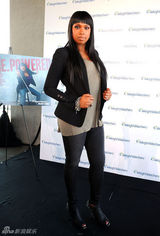 幻灯：詹妮弗-哈德森瘦身成功 展青春活力仿佛重生