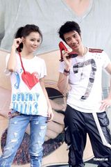 徐若瑄示“爱”王力宏 赠高跟鞋愿其寻真爱(图)