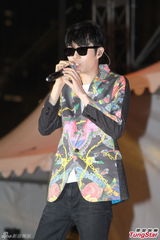 组图：春浪音乐节举办 萧敬腾张震岳热狗齐聚