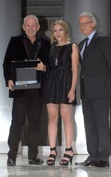 高清组图：斯嘉丽-约翰逊性感造型西班牙时尚走秀