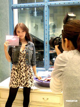 组图：AngelaBaby日本拍时尚大片 分享服饰之道