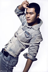 组图：实力小生沈泰新照曝光 展硬汉风魅力十足