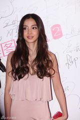 组图：林志颖Angelababy同台代言粉丝热情高