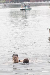 组图：新小虎队候选成员北上环保 不慎落水有惊无险