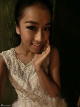 组图：好声音学员吉克隽逸后台自拍照曝光