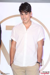 组图：郭鑫为戏苦练国标舞 盼两年内台北置产