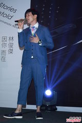 组图：林俊杰发布新专辑 秀棒球阳光帅气