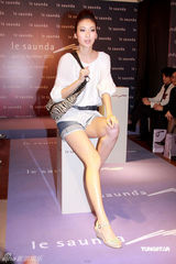 幻灯图：李彩华泰国买楼  Jessica C等名模走秀