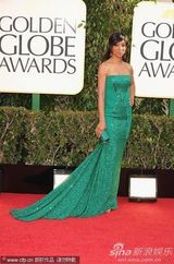 组图：金球红毯肖恩-罗宾逊绿色曳地长裙典雅