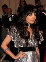 高清组图：纽约大都会庆典 妮可-里奇秀银色礼服