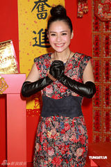 高清组图：英皇群星拍贺年MV 阿娇(钟欣桐)娇艳动人