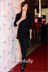 组图：李钟硕等出席时尚派对 宋茜低胸CL露腰