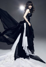 高清组图：张靓颖杂志大片光芒四射 尽显天后风采