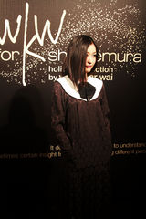 组图：田原复古装扮出席活动 独特气质受亲睐