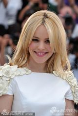 高清：开幕片《午夜巴黎》发布会 影帝阿德里安亮相