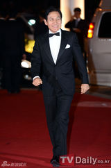 组图：韩国男女影星盛装参加釜山国际电影节