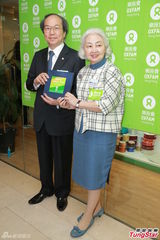 组图：赵雅芝中环助阵品牌活动显成熟风韵