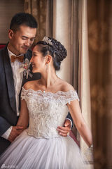 组图：何洁《我们结婚吧》MV再现甜蜜婚礼