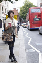 高清组图：河智苑英国伦敦拍写真 性感美丽动人