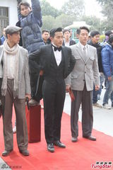 组图：刘恺威暂别新娘忙工作 与唐嫣拍新戏