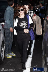 组图：韩女团T-ara结束欧洲之旅今日回国