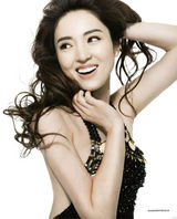 组图：董璇登封面热门女星 性感升级魅力大增