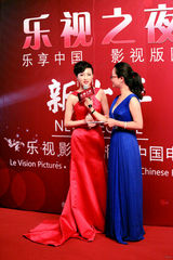 甘婷婷亮相上海电影节 现场被称“高产”女艺人