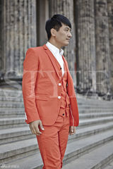 组图：郭晓冬三色西服写真诠释质感硬汉