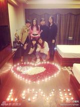 组图：女星热闹过三八 李嘉欣美艳舒淇嘟嘴卖萌