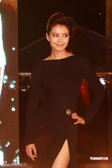 幻灯：香港金像奖颁奖红毯 高圆圆露背长裙显性感