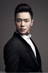 组图：万思维型男写真雅痞不羁