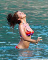 幻灯图集：阿德瑞娜-利玛拍写真 豹纹比基尼狂野 