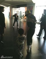 组图：谢霆锋张柏芝全家昔日温馨幸福瞬间