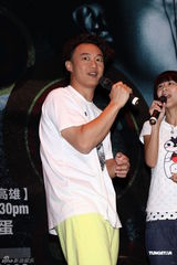 组图：陈奕迅台北签票遭台风搅局 演唱会曲目歌迷选