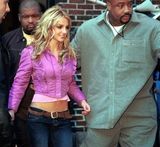 组图：布兰妮甜妞旧照曝光 身材消瘦笑容甜美