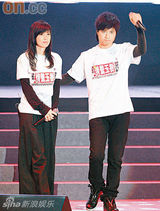 幻灯组图：300明星赈灾义演 张学友为质疑诈捐动气