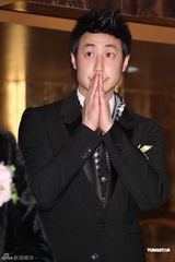 组图：唐志中新娘遭整蛊 王力宏潘玮柏黑人欲吻