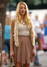 高清组图：布莱克-弗莱利亮相片场 笑容阳光