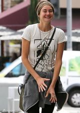 组图：两出柜青春女星约饭比帅气 艾伦佩吉干练