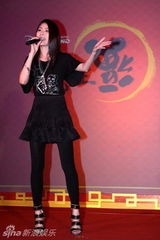 幻灯图：陈慧琳对话新浪谈为母心得 造人要等2012